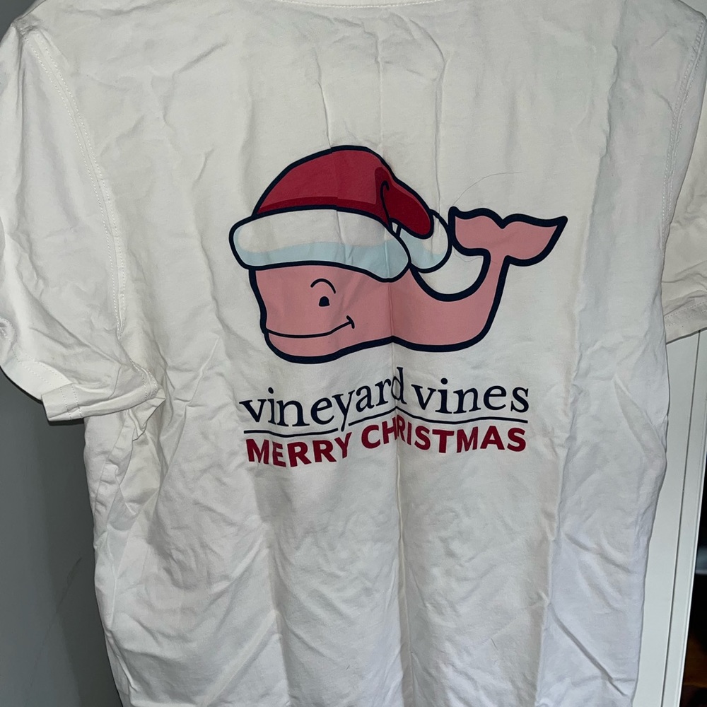 vineyard vines christmas edition v-neck shirt